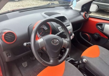 Toyota Aygo I Hatchback 5d Facelifting 1.0 VVT-i 68KM 2012 Toyota Aygo Niski przebieg Polski salon Benzyna 68KM, zdjęcie 9