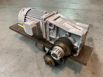Мотор-редуктор LENZE GKR 04-2M