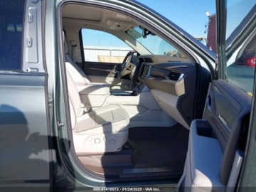  GMC Yukon 2024r., Denali, od ubezpieczalni 6.2 Benzyna 420KM, zdjęcie 8