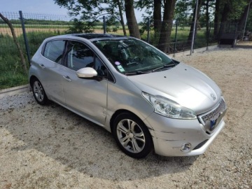 Peugeot 208 I Hatchback 3d 1.2 VTI 82KM 2012 Peugeot 208 panorama,klimatronic, zdjęcie 8
