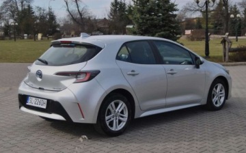 Toyota Corolla XII Hatchback 1.8 Hybrid 122KM 2021 Toyota Corolla GWARANCJA TOYOTA RELAX, Salon PL, Serwisowana w ASO, Niski, zdjęcie 2