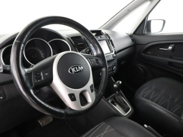 Kia Venga Mikrovan Facelifting 1.6 DOHC 124KM 2017 Kia Venga automat DreamTeam panorama kamera navi, zdjęcie 13