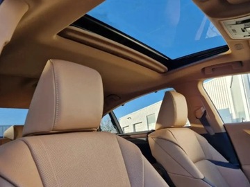 Lexus ES VII (XV70) Sedan Facelifting 300h 218KM 2025 Od ręki - 300h Omotenashi 2.5 E-CVT 218KM | Podgrzewane fotele!, zdjęcie 10