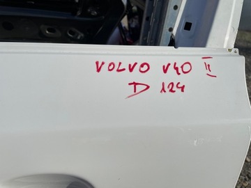 DVEŘE LEVÉ PŘEDNÍ VOLVO V40 II 2 12- LEVÝ