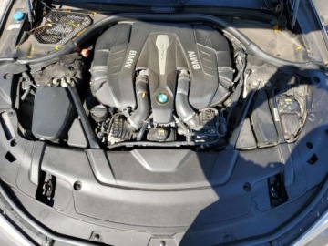 BMW Seria 7 G11-G12 2016 BMW Seria 7 750xi 2016 4.4l 4.4 Benzyna 445KM, zdjęcie 6