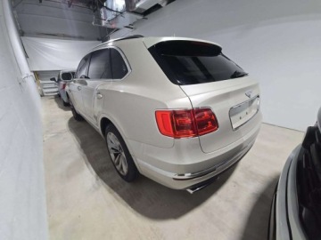 Bentley Bentayga 2017 Bentley Bentayga W12 2017 6.0l 6.0 Benzyna 600KM, zdjęcie 3