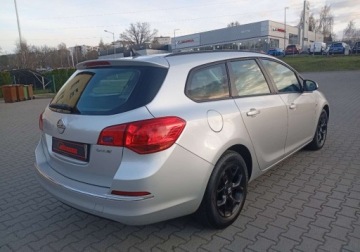Opel Astra J Sports Tourer Facelifting 1.7 CDTI ECOTEC 130KM 2013 Opel Astra Zarejestrowany - ubezpieczony - 1,7 - 130 KM 1.7 Diesel 130KM, zdjęcie 7