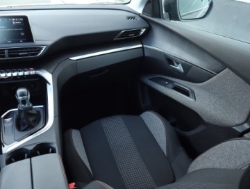 Peugeot 3008 II Crossover 1.2 PureTech 130KM 2018 Peugeot 3008 1.2 PureTech, Navi, Klima, zdjęcie 7