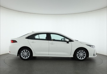 Toyota Corolla XII Sedan 1.8 Hybrid 122KM 2022 Toyota Corolla 1.8 Hybrid, Salon Polska, zdjęcie 4