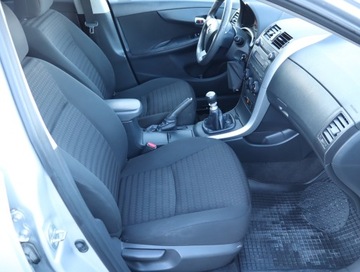 Toyota Corolla X Sedan 1.6 Valvematic 132KM 2010 Toyota Corolla 1.6 Valvematic, Salon Polska, zdjęcie 8