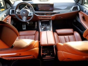 BMW X7 2024 BMW X7 M60i 2024 4.4 Benzyna 523KM, zdjęcie 8