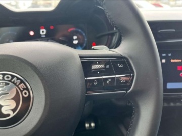 Alfa Romeo Junior SUV 1.2 Hybrid 145KM 2026 ALFA ROMEO Junior Ibrida Ti Suv 1.2 (145KM) 2026, zdjęcie 8
