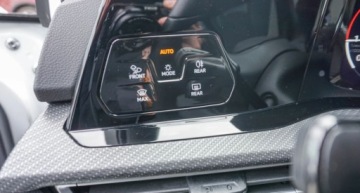 Volkswagen Golf VIII Variant 1.5 eTSI 150KM 2023 Volkswagen Golf Volkswagen Golf 1.5 eTSI MHEV R-Line DSG 1.5 Benzyna 150KM, zdjęcie 21