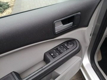 Ford C-MAX I 1.8 Duratec 125KM 2005 Ford C-Max 1.8 16 V 125KM Klimatyzacja Isofix, zdjęcie 10