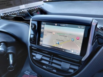 Peugeot 2008 I SUV Facelifting 1.2 PureTech 110KM 2016 Peugeot 2008 Panorama Navi Klimatronik Alu PDC Hak 1.2 Benzyna 110KM, zdjęcie 15