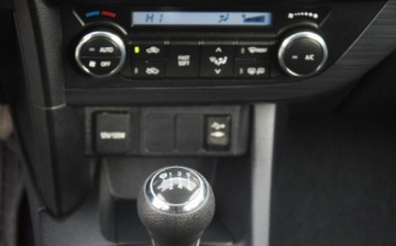 Toyota Auris II Hatchback 5d Facelifting 1.33 Dual VVT-i 99KM 2015 Toyota Auris 1.3B Klima 2015r Oryginal Lakier 2 Kpl Kol Sprowadzony Oplaco, zdjęcie 26