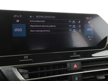 Citroen C4 III SUV 1.2 PureTech 130KM 2021 Citroen C4 PDC klima-auto. Bluetooth tempomat, zdjęcie 23