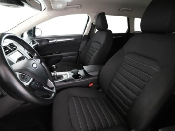 Ford Mondeo V Kombi 2.0 TDCi 150KM 2018 Ford Mondeo 2.0 TDCi Business Nawigacja Tempomat, zdjęcie 12