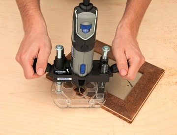 Набор из 7 фрез 660 DREMEL в деревянном футляре.