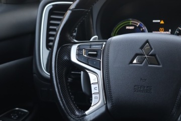 Mitsubishi Outlander III SUV PHEV Facelifting 2020 2.4 PHEV 224KM 2021 Mitsubishi Outlander 2.4 PHEV, 4X4, Automat, zdjęcie 16