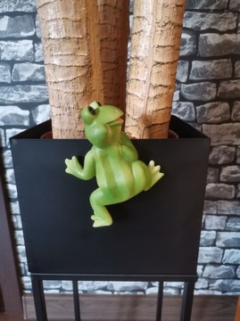 Статуэтка для подвешивания НА ПОДВЕСКУ ЦВЕТОЧНЫЙ ГОРШОК, ЛЯГУШКА