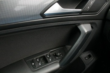 Volkswagen Tiguan II SUV Facelifting 2.0 TDI 150KM 2022 Volkswagen Tiguan 2.0 TDI DSG Night Shade Salon, zdjęcie 30