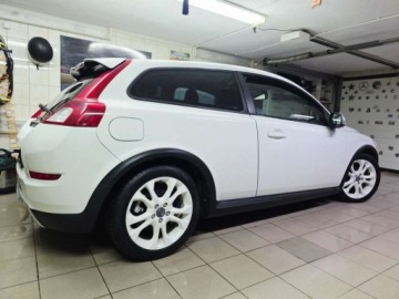 Volvo C30 Hatchback 3d Facelifting 1.6 D DRIVe 109KM 2011 Volvo C30 ___Limited White Edition___1.6D DRIVe 109KM___R-Design___ 1.6, zdjęcie 17