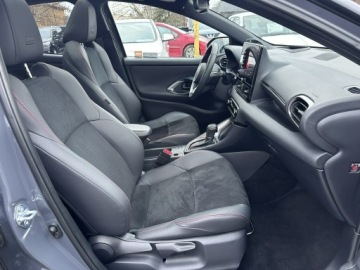 Toyota Yaris IV Hatchback Facelifting 1.5 Hybrid Dynamic Force 130KM 2025 Toyota Yaris Hybrya GR SPORT+VIP SKYVIEW/Salon PL/, zdjęcie 21