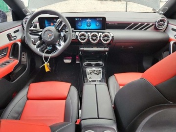 Mercedes CLA C118/X118 2025 Mercedes-Benz CLA 35 AMG 4Matic 2025 2.0l 2.0 Benzyna 302KM, zdjęcie 8