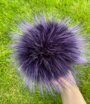 Duży pompon z jenota naturalnego do czapki VIOLET