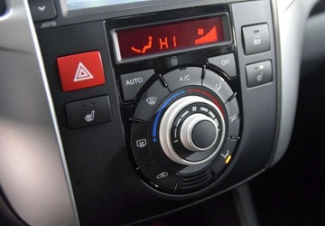 Kia Venga Mikrovan 1.6 DOHC CVVT 125KM 2014 Kia Venga 1.6 benzyna 125 KM 0 Kamera_Panorama-Grzane fotele 1.6 Benzyna, zdjęcie 18