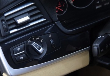 BMW Seria 5 F10-F11 Touring 520d 184KM 2012 BMW Seria 5 Kombi_HAK_Skory_Podgrzewane fotele_Nawigacja_ 2.0 Diesel 184KM, zdjęcie 18