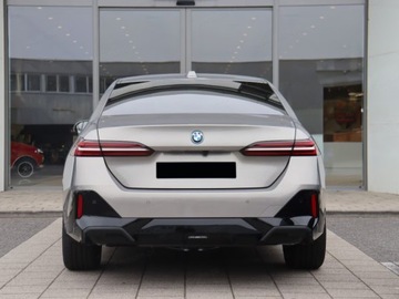 BMW Seria 5 G90-91 Sedan Plug-In 3.0 50e 489KM 2026 BMW Seria 5 550e xDrive Sport Sedan 3.0 (489KM) 2026, zdjęcie 2