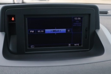 Renault Megane III Grandtour 2.0 16v 140KM 2010 Renault Megane 2.0 16V, Automat, Navi, Klima, zdjęcie 12