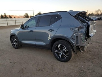 Volvo XC40 2023 Volvo XC 40 Plus 2023 2.0l 2.0 Benzyna 194KM, zdjęcie 1