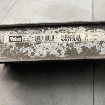 CHLADIČ VODY V70 III XC70 S80 II