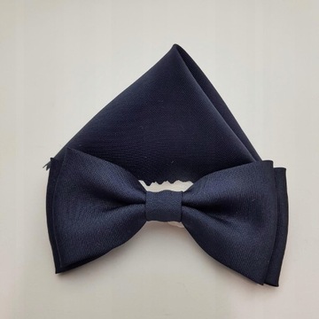 ТЕМНО-СИНИЙ ГАЛСТУК-БАБОЧКА С ТЕМНО-СИНЫМ КАРМАНОМ ДЛЯ МАЛЬЧИКОВ