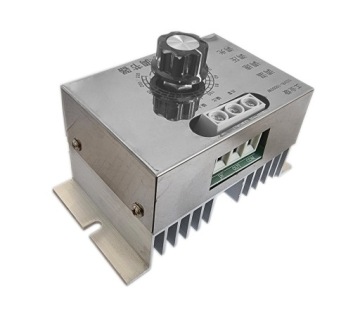 REGULATOR NAPIĘCIA 230V W OBUDOWIE 10000W