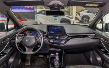 Toyota C-HR I Crossover Facelifting 2.0 Hybrid Dynamic Force 184KM 2023 Toyota C-HR 2.0 Hybrid GR Sport 2.0 Hybryda 184KM, zdjęcie 4