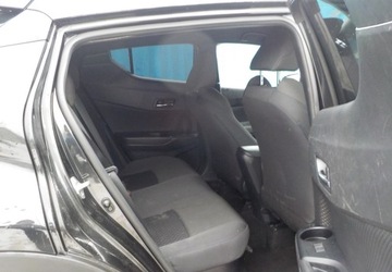 Toyota C-HR I Crossover Facelifting 1.8 Hybrid 122KM 2023 Toyota C-HR Okazja 1.8 Hybryda 122KM, zdjęcie 24