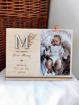 Подарочная рамка маме на первый День матери и от детей постарше для мамы.