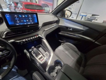 Peugeot 5008 II Crossover Facelifting 1.2 PureTech 130KM 2022 Peugeot 5008 1.2 PureTech GT EAT8 7os. Gwrancja Dealer 1.2 Benzyna 130KM, zdjęcie 21