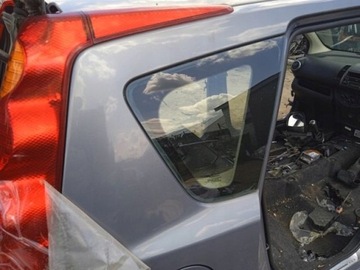 Nissan Note E11 SZYBA TYLNA PRAWA PRAWY TYŁ KAROSERYJNA ORYG.
