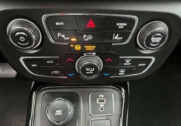 Jeep Compass II SUV 1.4 Multiair 170KM 2018 Jeep Compass automat, 4x4, nawigacja , kamera 1.4 Benzyna 170KM, zdjęcie 29