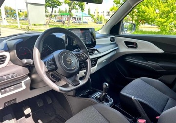 Suzuki Swift VI Hatchback Facelifting 1.2 DualJet SHVS 83KM 2024 Suzuki Swift Premium Plus 1.2 mild Hybrid 5MT Srebrny Auto demonstracyjne, zdjęcie 14