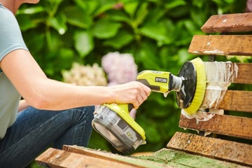АККУМУЛЯТОРНАЯ ВРАЩАЮЩАЯСЯ ЩЕТКА RYOBI ДЛЯ ЧИСТКИ УСТРОЙСТВА