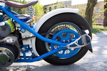 Боковое крепление номерного знака