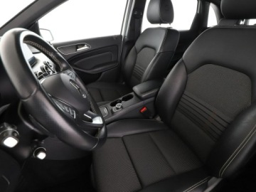 Mercedes Klasa B W246 Sports Tourer Facelifting 1.5 180 d 109KM 2017 Mercedes B 180 automat full LED navi klima, zdjęcie 12