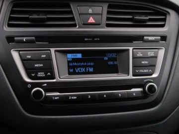 Hyundai i20 II Coupe 1.2 MPI 84KM 2017 Hyundai i20 1.2, Salon Polska, Serwis ASO, Klima, zdjęcie 11