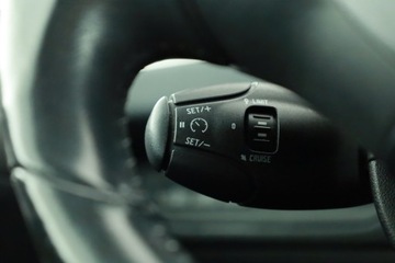 Peugeot 2008 I SUV Facelifting 1.2 PureTech 82KM 2017 Peugeot 2008 1.2 PureTech, Navi, Klima, Tempomat, zdjęcie 14